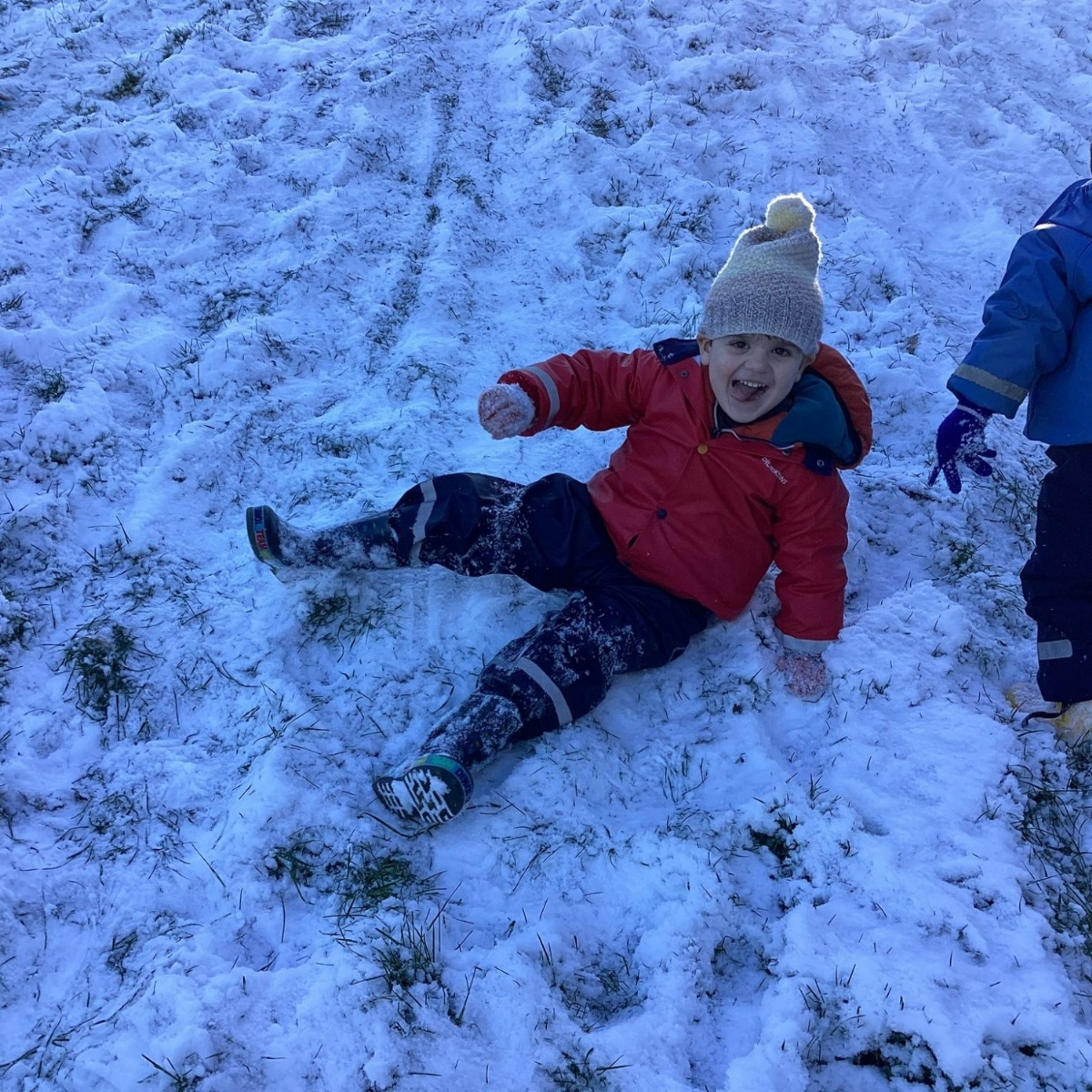 John Wilkinson Primary School and Nursery - Fun in the Snow